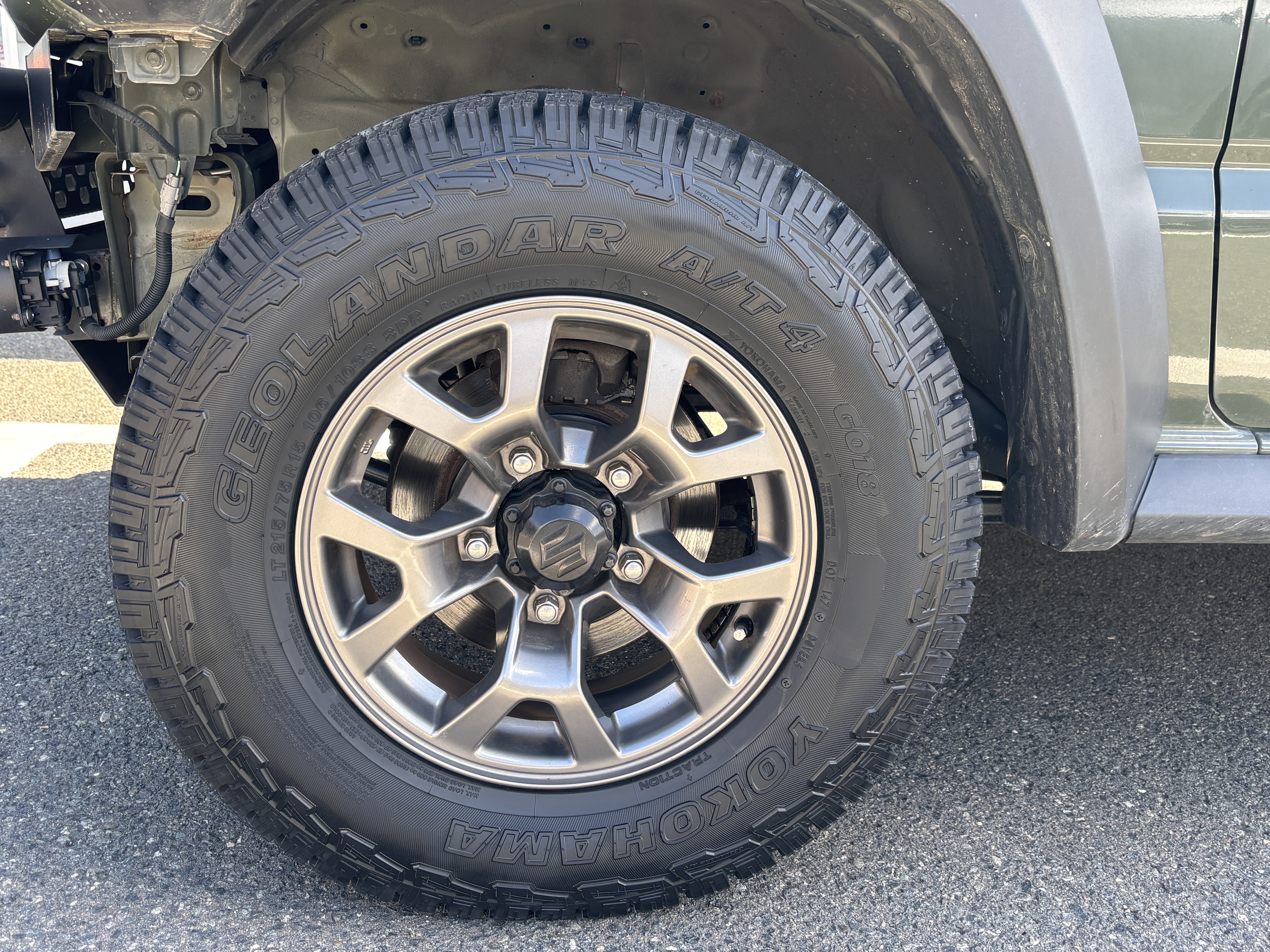 スズキ：ジムニーシエラにYOKOHAMA GEOLANDAR A/T4 215/75R15を装着